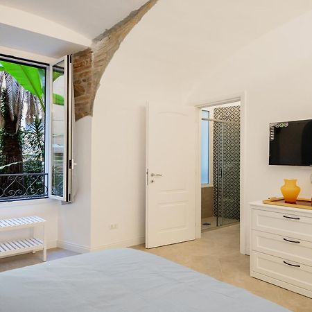 Live Roma - Chez Le Roi Luxury Apartment Екстериор снимка